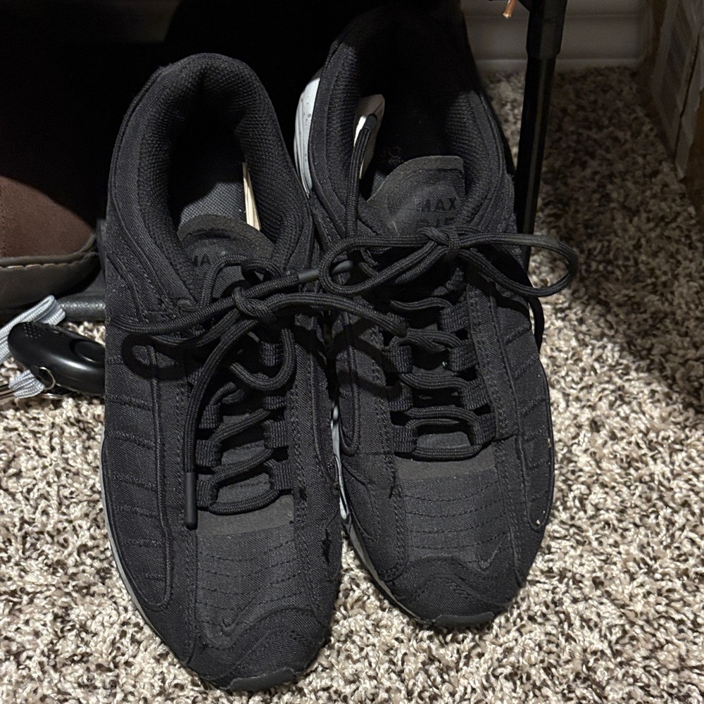Nike Men's All-Black Air Max Sneakers